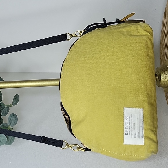 R.Riveter Handbags - R.Riveter Hopper Crossbody-Yellow bag 💛💝